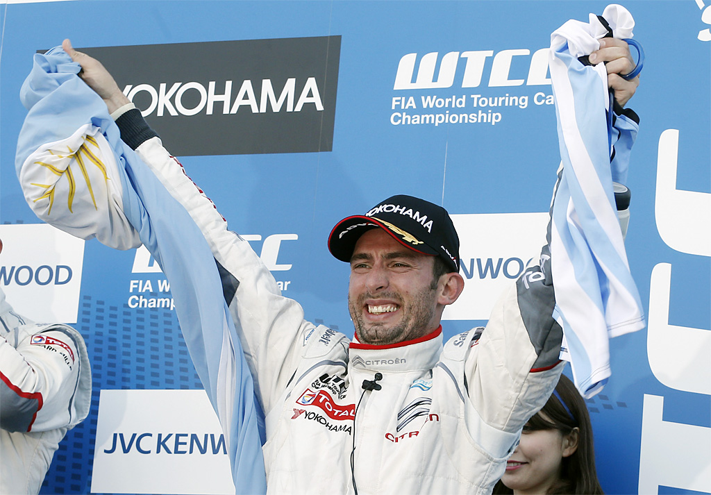 José Maria López er den første argentinske verdensmester i et FIA-sanktioneret VM siden Juan Manuel Fangio for 57 år siden scorede den sidste af sine i alt fem VM-titler.
(Foto: FIA-WTCC / Francois Flamand)